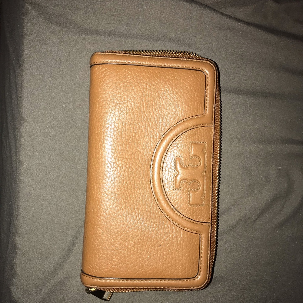 Tory Burch wallet